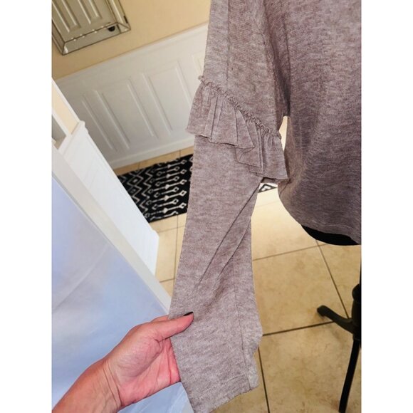 Zara Grey/Beige Knit Soft Ruffle Sleeve Sweater Top Boat Neck M Casual Comfort - Picture 8 of 10